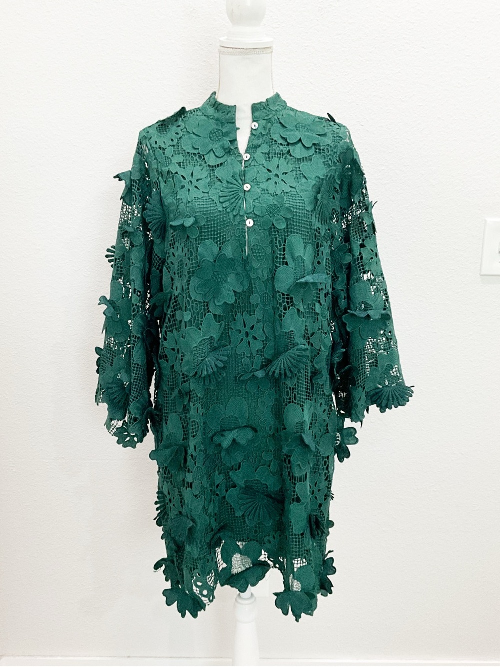 J. marie Emerald Floral Lace Long Sleeve Shift Dress Size Small - Picture 2 of 10